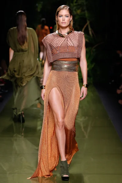 Look 12